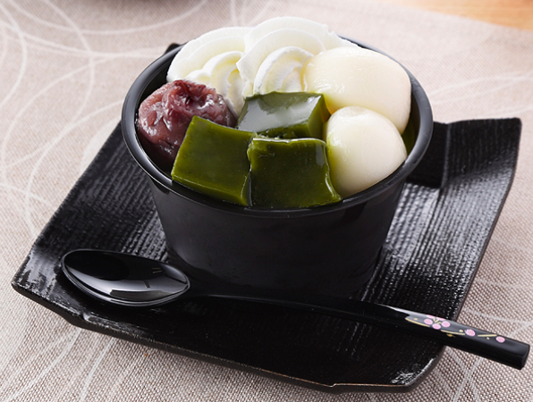 至極のコンビニスイーツを紹介 ファミリーマート 旨み抹茶の白玉ぜんざい Act Amuse Japan株式会社 至極のコンビニスイーツを紹介 ファミリーマート 旨み抹茶の白玉ぜんざい Act Amuse Japan株式会社